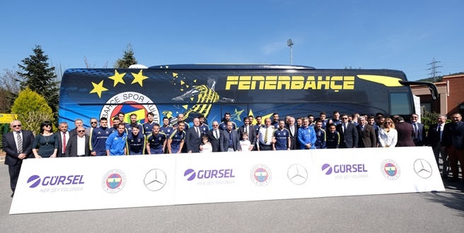 Gürsel Turizm, sponsor olduğu Fenerbahçe Spor Kulübü’ne özel Mercedes -Benz Tourismo 15 RHD teslim etti