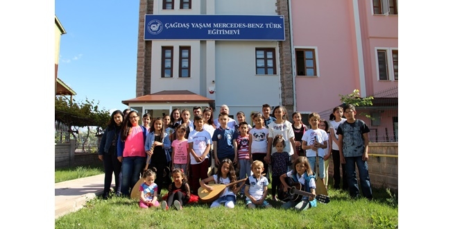 Mercedes-Benz Türk Çocukların Geleceğine Yatırım Yapıyor