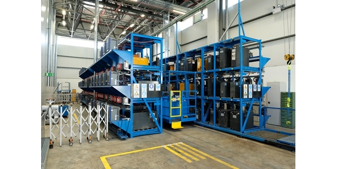 Mercedes-Benz Türk’ten 1 milyon Avro’luk yatırım ile çok katlı merkezi akü şarj alanı