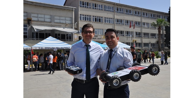 TÜBİTAK FUARININ GÖZ BEBEĞİ OTONOM ROBOT OLDU!