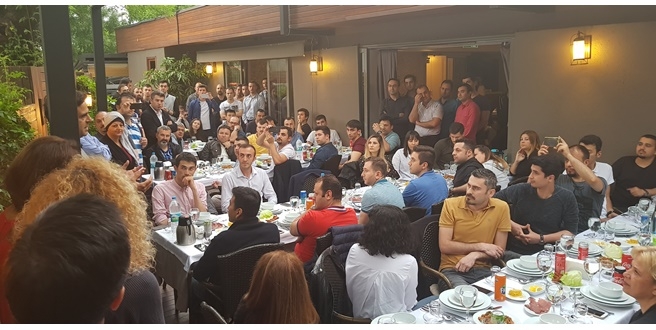 Turpak Ailesi İftar Sofrasında Buluştu