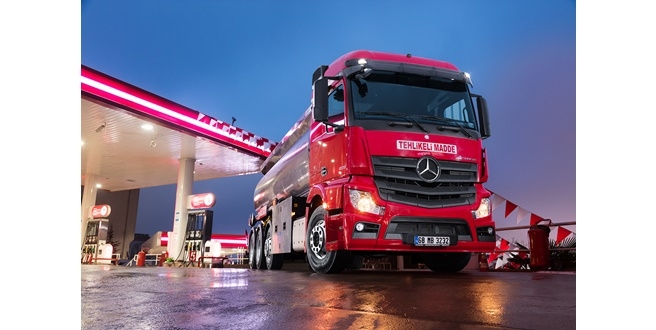 Mercedes-Benz 8×2 ADR’li kamyonların teknik taşıma kapasitesi 33,5 tona çıkarıldı