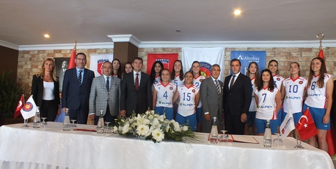 ALPET ,Yeşilyurt Spor Kulübü Kadın Voleybol Takımının forma sponsoru oldu