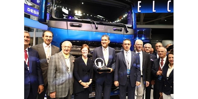 Ford Trucks’ın yeni çekicisi F-MAX, IAA Fuarı’na “Uluslararası Yılın Kamyonu Ödülü” ile damgasını vurdu