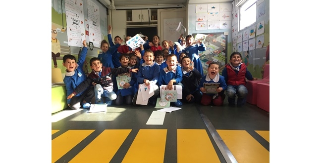 Mercedes-Benz Türk’ün Trafik Eğitim Projesi MobileKids artık akıllı cihazlarda