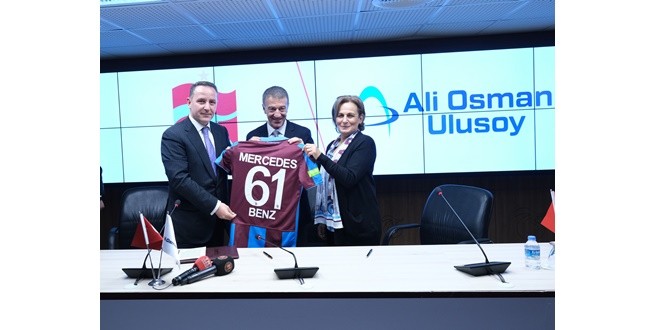 Trabzonspor’un yeni Mercedes-Benz Tourismo’su Ali Osman Ulusoy Turizm’den