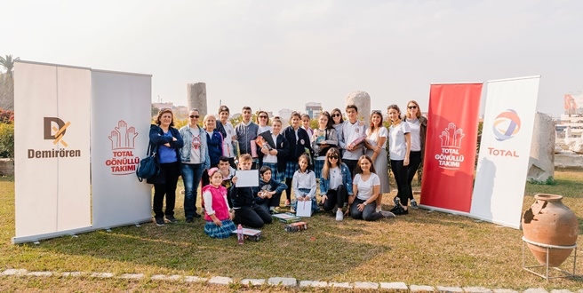 TOTAL ile çocuklar tarihi yerinde öğreniyor,  Antik Kent Smyrna geleceğe ışık tutuyor
