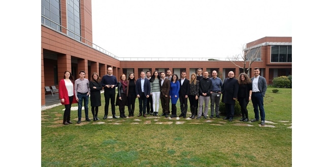 Mercedes-Benz Türk “Tersine Mentorluk Programı” nı hayata geçirdi