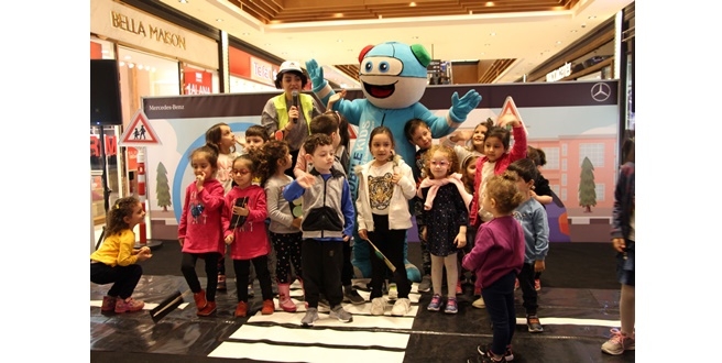 Mercedes-Benz Türk MobileKids Trafik Eğitim Projesi,  İstanbul’da çocuklarla buluştu