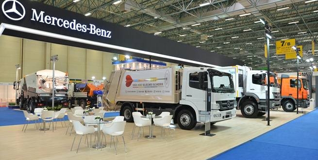 Mercedes-Benz Türk atık toplama kamyonlarını REW Fuarı’nda sergiledi.