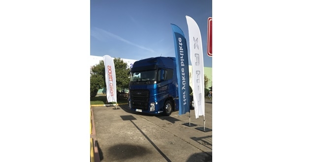 Ford Otosan Courier, Custom ve ITOY ödüllü F-MAX ile SANTEK Fuarı’ndaydı