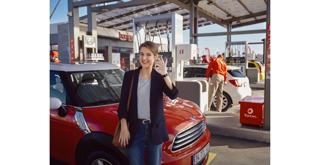 TOTAL’in işitme engellilere yönelik ödüllü kurumsal sosyal sorumluluk projesi “İki Elin Enerjisi Güzel” 1 yaşında!