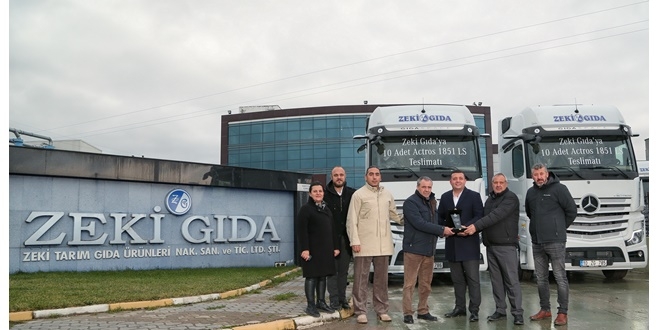 Mercedes-Benz Türk ilk Yeni Actros’u Zeki Gıda’ya teslim etti