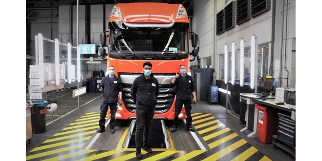 İlk DAF kamyonu tekrar üretim hattından çıktı.