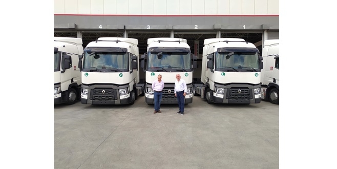 KARE KARAYOLU’NUN ARAÇ PARKINDA, YÜZDE 90’LIK RENAULT TRUCKS FARKI