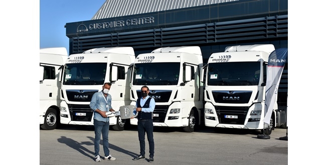 Filosunu modernleştiren Ünal Nakliyat, 5 adet yeni MAN çekici teslim aldı