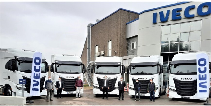 IVECO’dan Mavi Trans’a 5 adet S-WAY çekici teslimatı