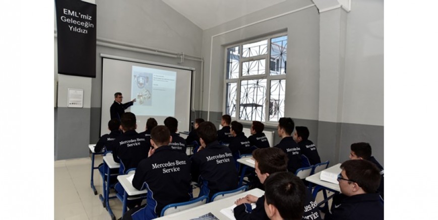 Mercedes-Benz, 20 Kasım Dünya Çocuk Hakları Günü’nü eğitim çalışmalarıyla destekliyor