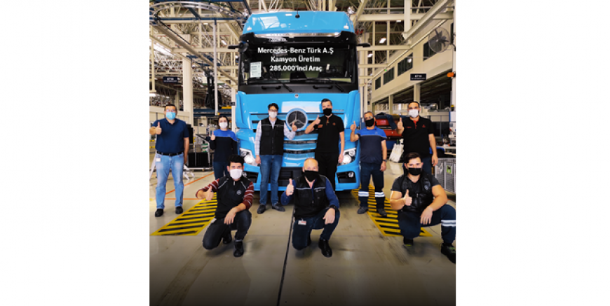 Mercedes-Benz Türk Aksaray Kamyon Fabrikası’nın 285.000’inci kamyonu Actros 1851 LS banttan indi