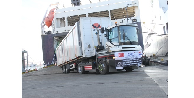 100 Yaşam Evi Taşıyan Onlarca UND Yardım TIR’ı Hırvatistan’a Yola Çıktı