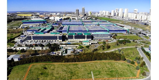 Mercedes-Benz Türk, yeni istihdam olanakları ve hizmet ihracatıyla ekonomiye katkı sağlamaya devam etti