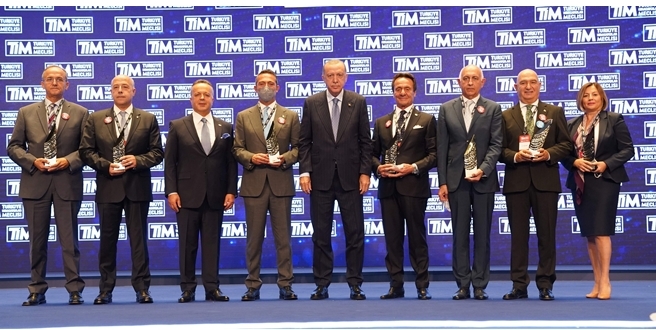 Mercedes-Benz Türk, 2020 yılında en fazla ihracat yapan ilk 10 şirket arasında yer aldı