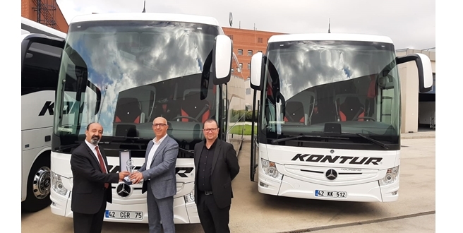 Kontur Turizm, 3 adet Mercedes-Benz Tourismo siparişinin ilk 2 aracını teslim aldı