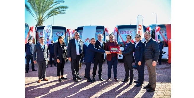 Anadolu Isuzu’dan Anex Tour’a 17 yeni NovoLux otobüs teslimatı