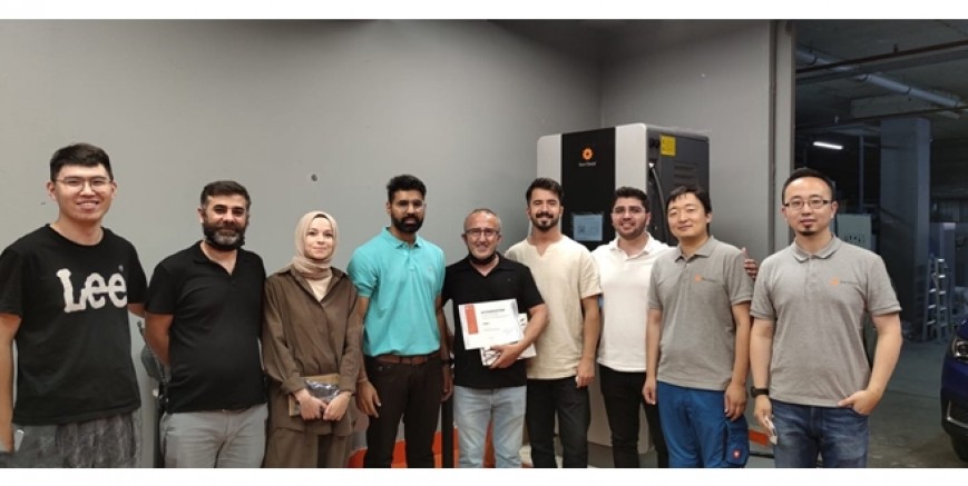 Elektrikli araç (EV) hızlı şarj ünitesi öncülerinden StarCharge “servis ortağı” olan TORA’ya “Yetkilendirme Sertifikası”nı sundu.