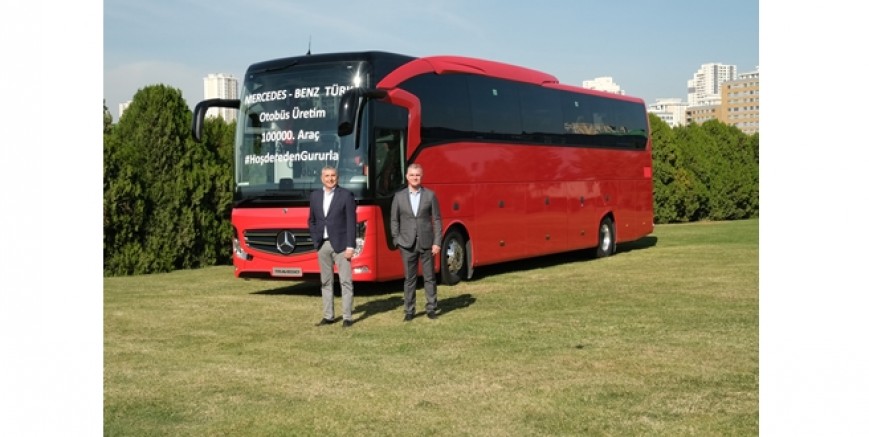 Mercedes-Benz Türk 100 bininci “Yıldız” otobüsünü banttan indirdi
