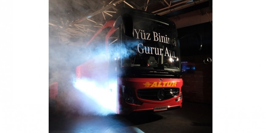 Mercedes-Benz Türk, 100 bininci otobüsünü Altur Turizm’e teslim etti
