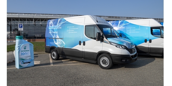 PETRONAS, IVECO ile ticari elektrikli araçlar için sürdürülebilir sıvıları tasarlıyor