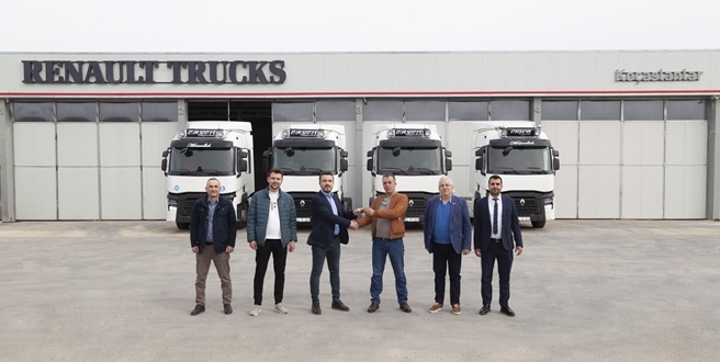 Renault Trucks Edirne bayinin ilk teslimatı, Erşen Lojistik’e yapıldı