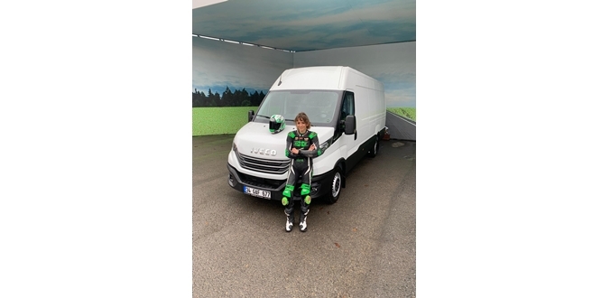 Türkiye’nin İlk Ve Tek Milli Kadin Motosiklet Yarişçisi  İlayda Yağmur Yilmaz Motosikletini  Iveco Daily Hi-Matic İle Taşiyacak