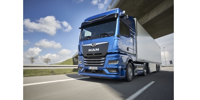 MAN kamyonları yaya ve bisikletlileri tanıyor, üstün teknolojisi ile sürücüye güvenli bir sürüş desteği sağlıyor