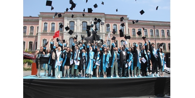 İ.Ü Ulaştırma ve Lojistik Fakültesi 2023 mezunlarını verdi