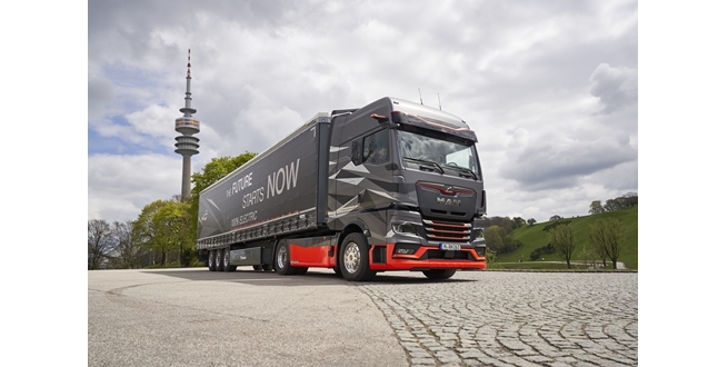 MAN eTruck, heyecan verici görünümü ile   ‘2023 Red Dot Tasarım Ödülü’nü kazandı