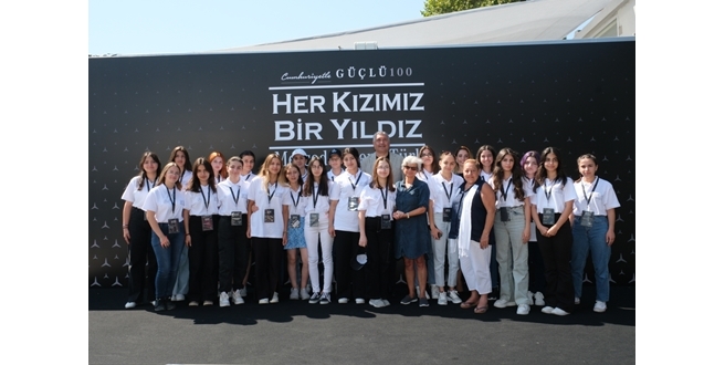 Mercedes-Benz Türk’ün “Her Kızımız Bir Yıldız” programı hız kesmeden devam ediyor