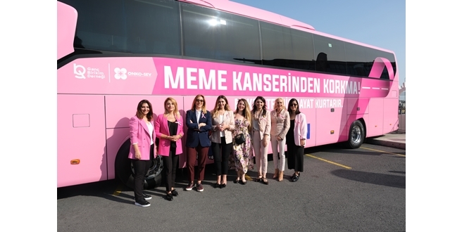 Pembe tasarımlı Mercedes-Benz Travego 16 2+1  ile ‘Meme Kanseriyle Mücadelede Yolumuz Bir’