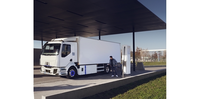 Renault Trucks şehir içi kamyon gamında yeni tasarım ve geliştirilmiş güvenlik