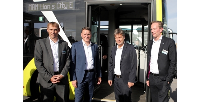 Alman Bakan Robert Habeck MAN’ın Ankara’daki Test ve Ürün Geliştirme Merkezi’ni ziyaret etti…