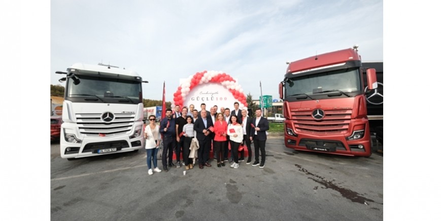 Mercedes-Benz Türk’ün Sağlık Bakım Tırı, uzun yol şoförleriyle Cumhuriyetin 100. yılında buluştu