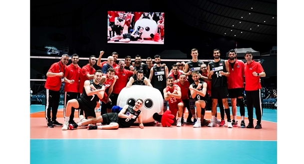 Mercedes-Benz Türk Filenin Sultanları ve Filenin Efeleri’ni  yeni zaferlere taşıyacak