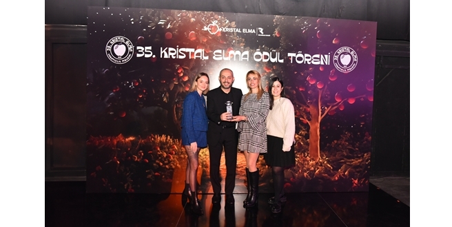 Mercedes-Benz Kamyon, 2023 yılındaki yaratıcı projeleriyle Kristal Elma ve Felis ödülü almaya hak kazandı