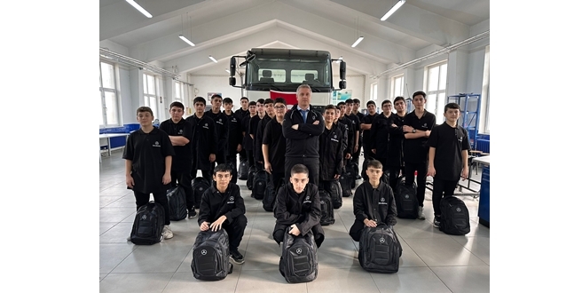 Mercedes-Benz Türk EML’miz ‘Geleceğin Yıldızı” Öğrencilerini  İstanbul’da ağırladı