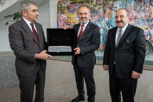 KARSAN, Bursa Büyükşehir Belediyesi’ne 2 adet e-ATA teslim etti