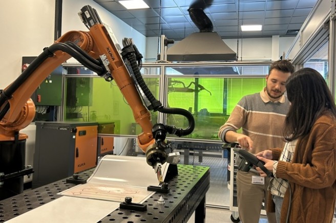 Mercedes-Benz Türk teknik eğitim imkanı sunuyor