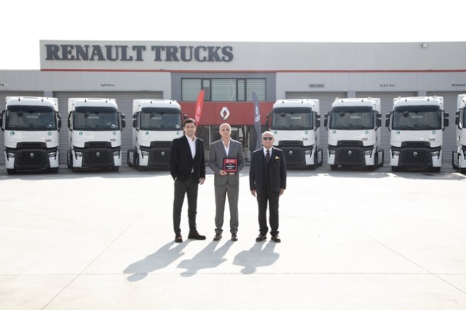 Özçelik Transport filosunu 12 adet Renault Trucks ile güçlendirdi