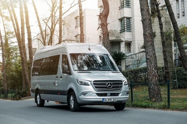 Mercedes-Benz, 2024 Turizm Sezonunda da  Sektörün Tercihi Olmaya Devam Edecek