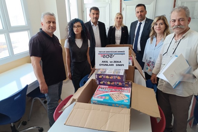 TREDER depremzede öğrencilere akıl ve zeka oyunları dağıttı